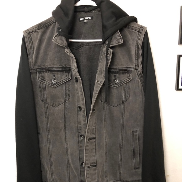 Hot Topic Black denim hoodie jean jacket size Medium - Picture 1 of 4